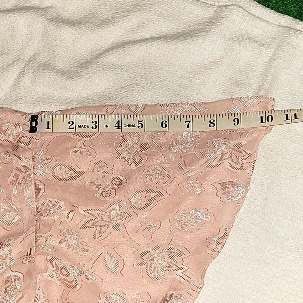 EXPRESS Dusty Light Pink Jacquard Floral Flutter Sleeve Top Blouse Small NWT - Picture 10 of 10
